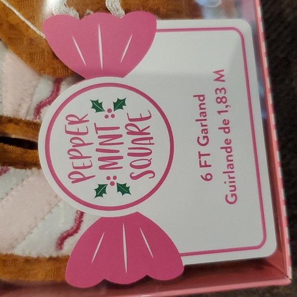 Peppermint Square Pastel Gingerbread Garland-NWT - Picture 2 of 4